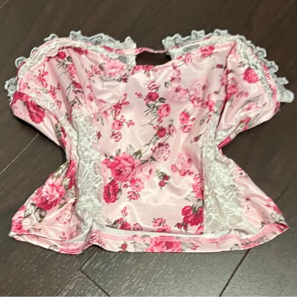 Pink floral victoria secret top - Picture 4 of 4